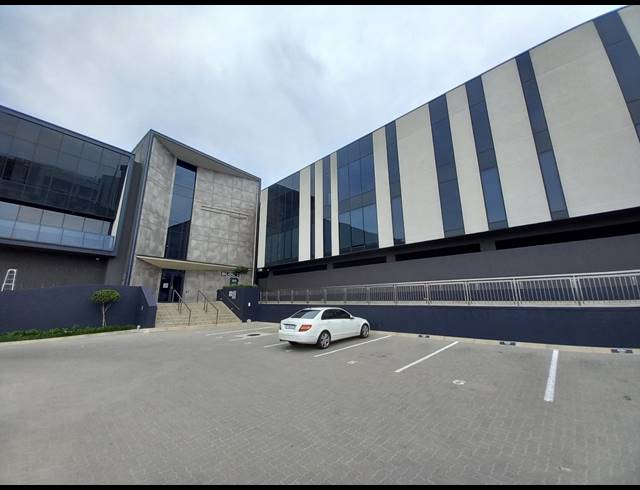 2,500M² OFFICE TO LET IN BRYANSTON